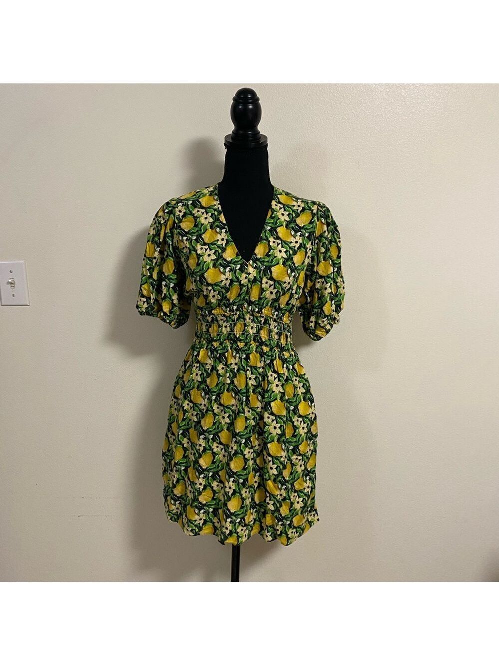 Fifteen Twenty Dress Women’s Size Small Yellow Green Lemon Smocked Waist Dress